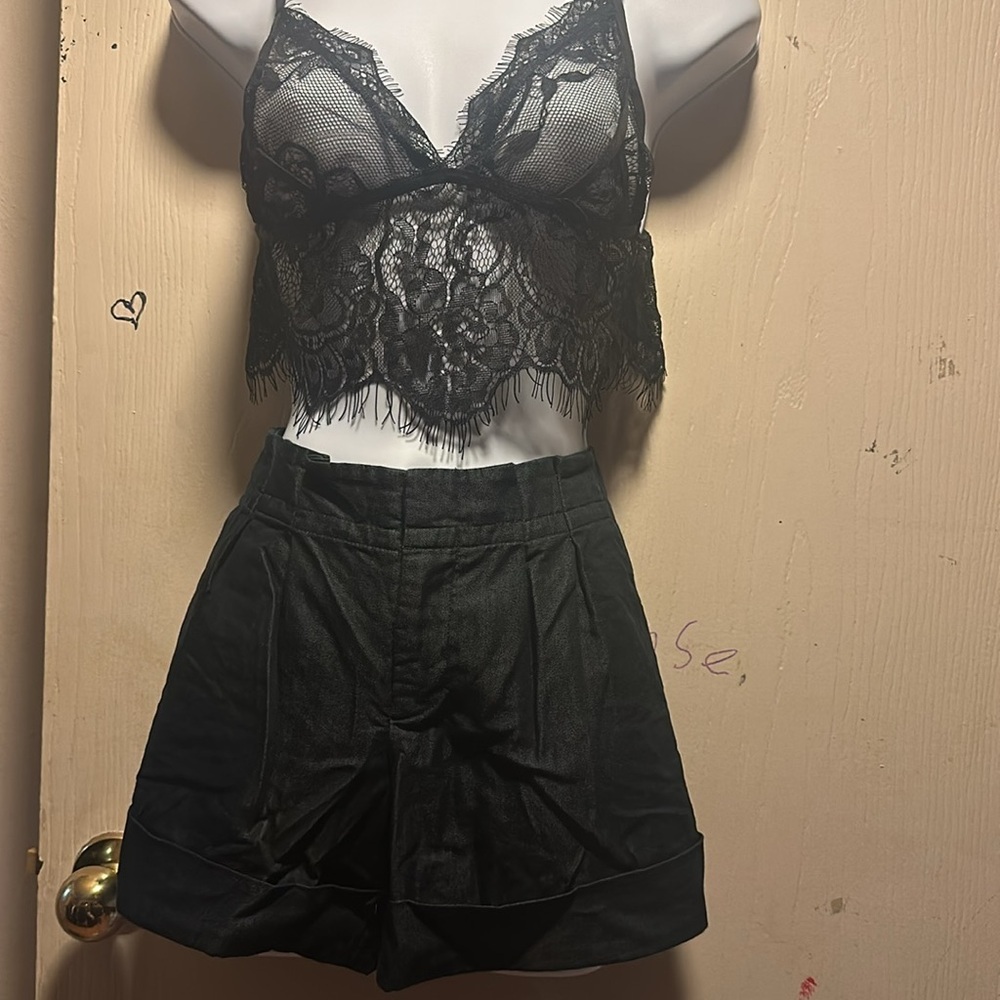 Mossimo Black Pleated Cuffed Shorts - Size 12 - Chic & Versatile